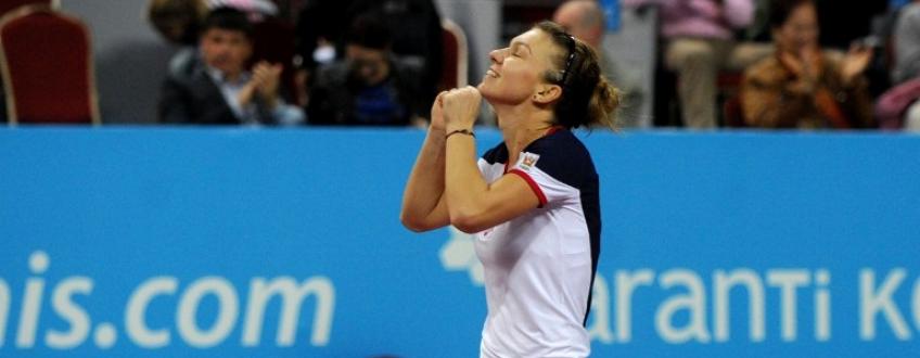 Simona Halep a fost premiata de WTA! Romanca e jucatoarea cu cel mai mare progres in 2013